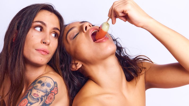 Madrid model Joy Lamore and Petite Mort The Sharing Story playful sensual duo sharing melting popsicles Barcelona photographer